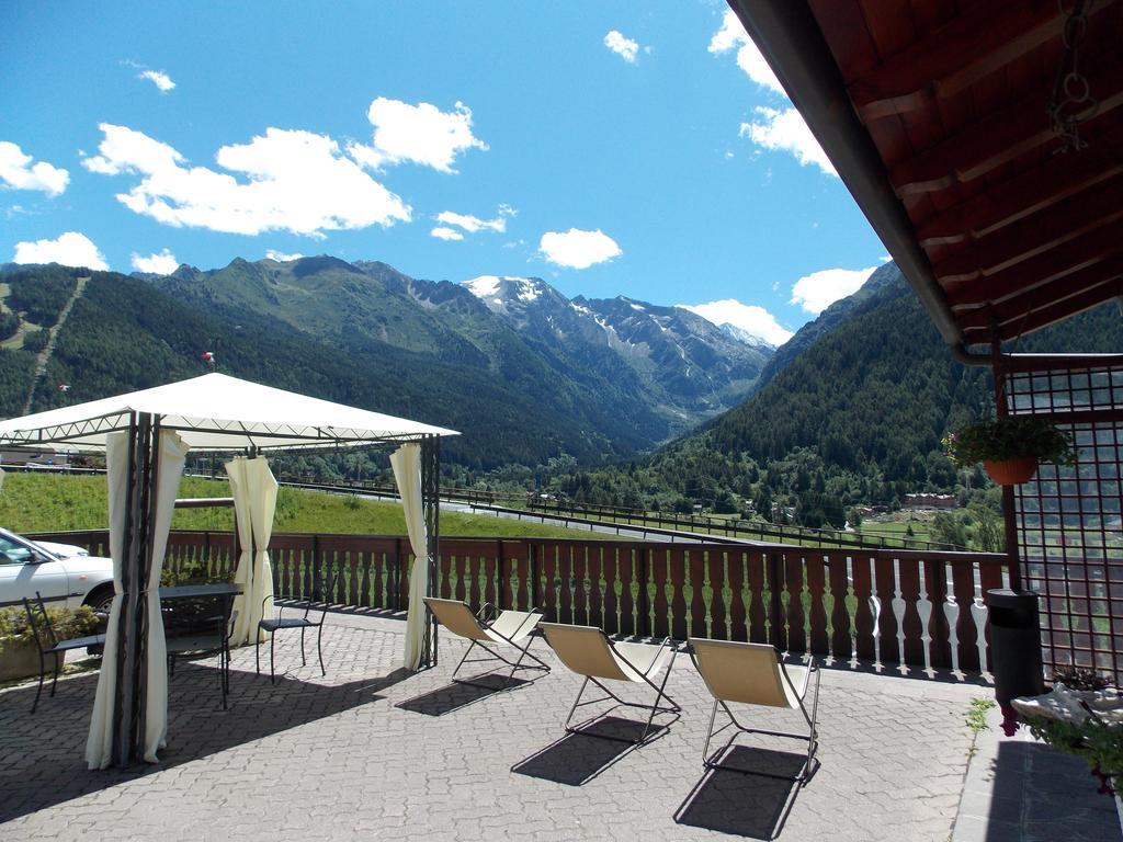 Hotel Veduta Dell'Adamello Temù Exterior foto